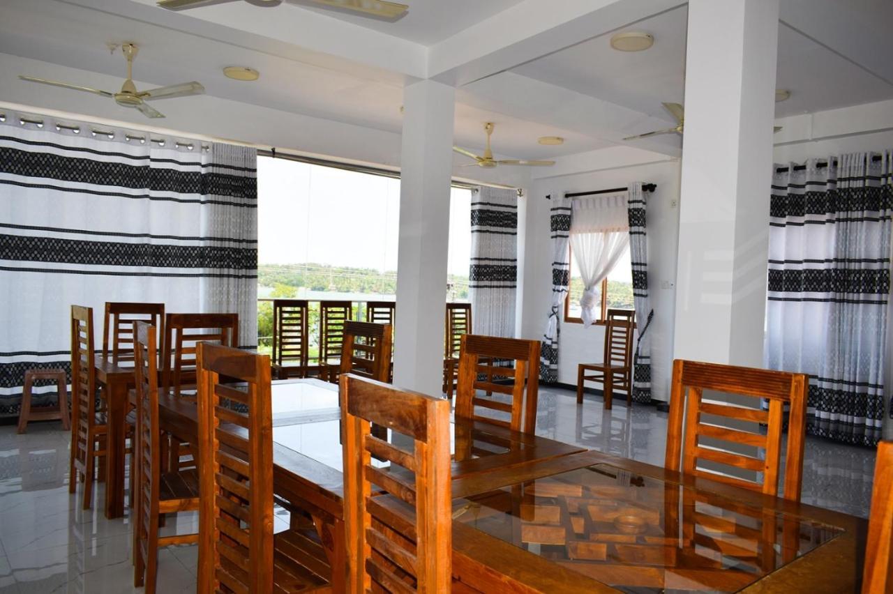 Holiday Villa Trincomalee Ngoại thất bức ảnh