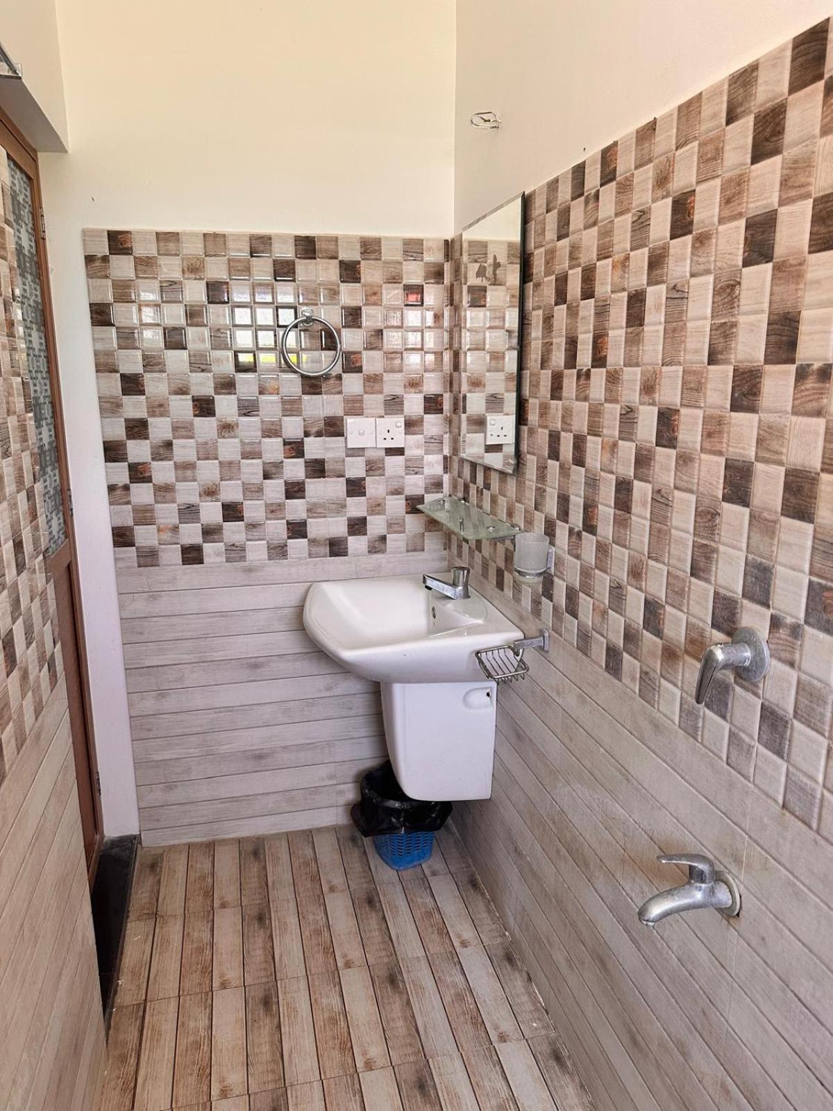 Holiday Villa Trincomalee Ngoại thất bức ảnh
